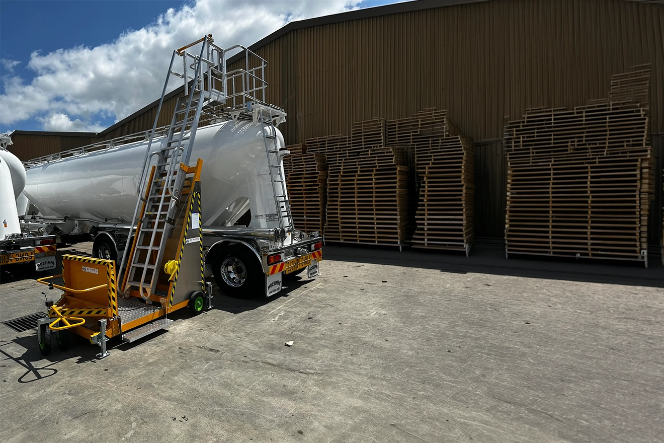 Star Aluminium tanker access platforms and hatch access equipment for road tanker operations