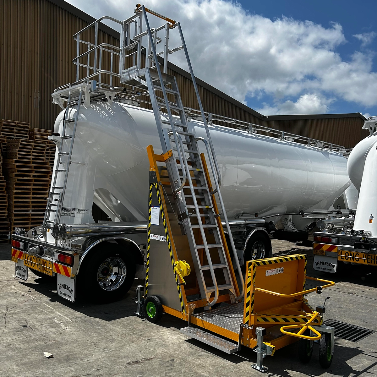 Adjustable Tanker Platform